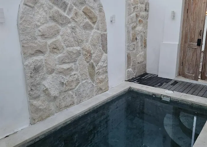 Grega Padang Padang Villa *