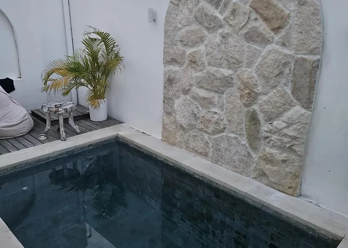 Grega Padang Padang Villa