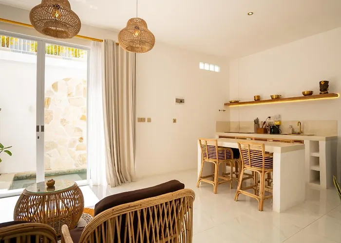 Villa Grega Padang Padang *