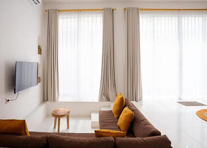 Grega Padang Padang Villa Uluwatu (Bali)